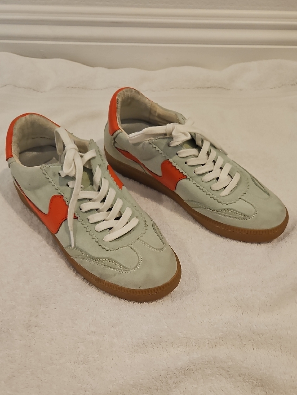 Dolce Vita Suede Casual Sneakers with Mint & Coral Accent Sz 7